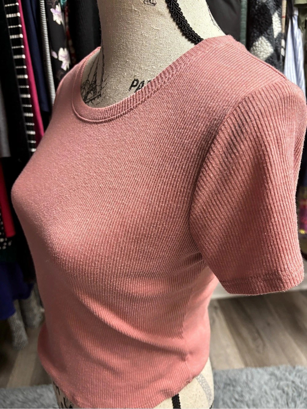 Bozzolo Ribbed Crop Top - Picture 4 of 11